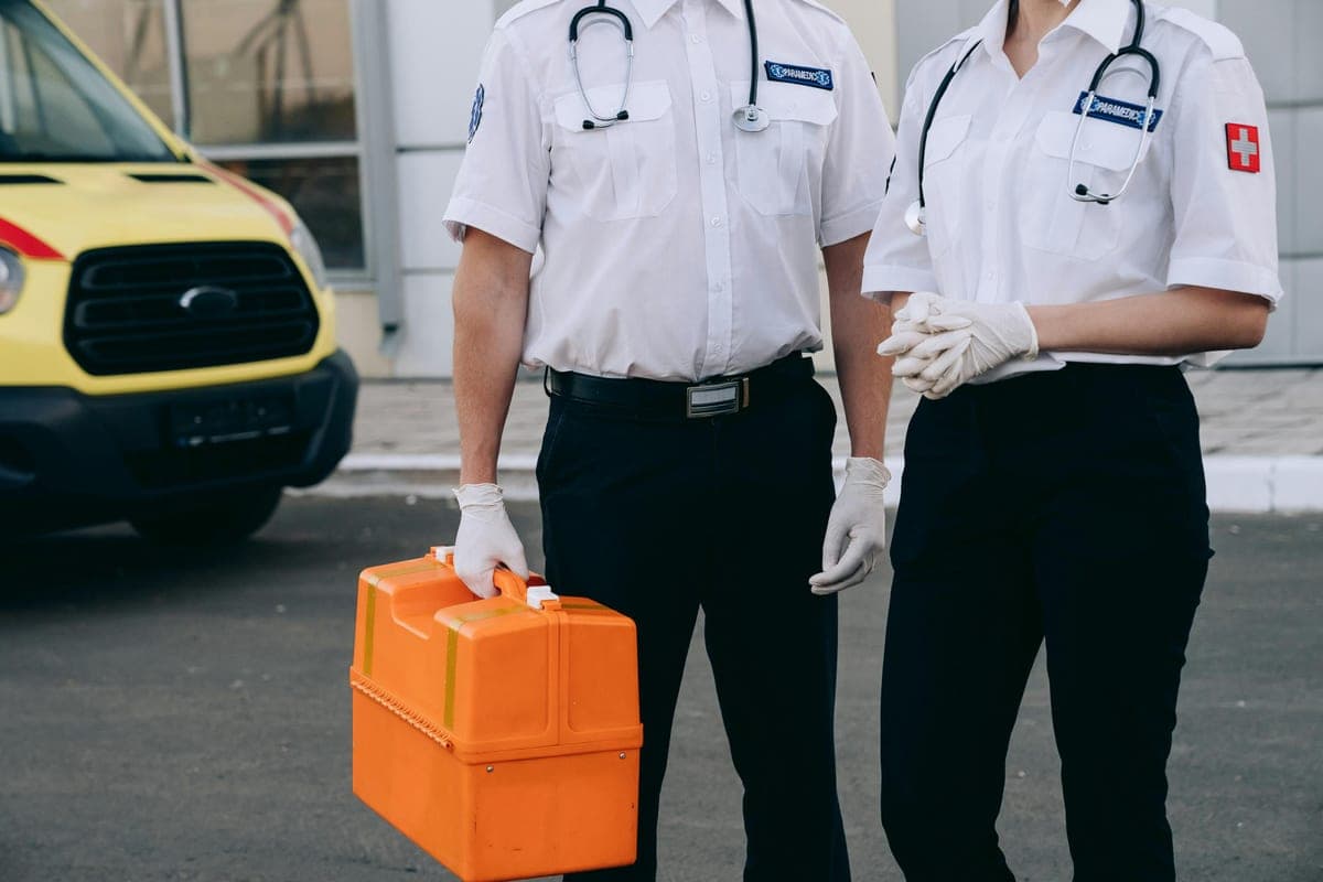 Emergency kit supplies for a car